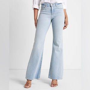 BNWT Express Mid Rise Light Wash '70s Flare Jeans